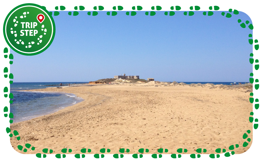 Spiaggia dell' Isola delle Correnti foto di Andrea Tomasello via Wikimedia Commons